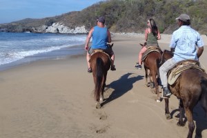 Horseback ride in Ixtapa