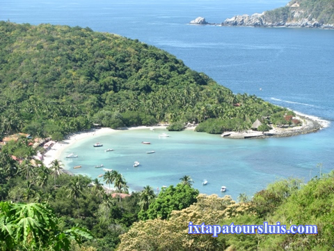 Las Gatas Beach - In Zihuatanejo